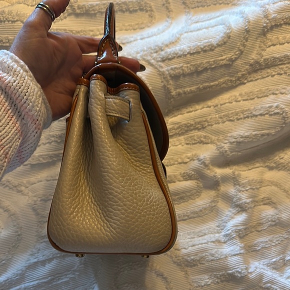Dooney Bourke hand bag - Picture 3 of 14
